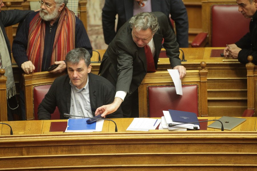 Η αμηχανία Κατρούγκαλου-Τσακαλώτου πριν τη συζήτηση για το ασφαλιστικό [εικόνες] | iefimerida.gr 2