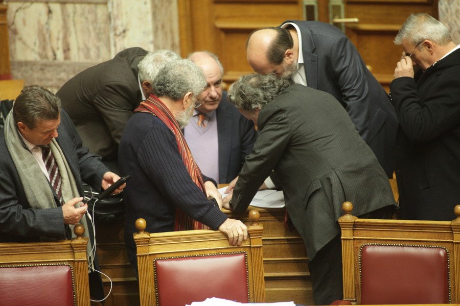 Η αμηχανία Κατρούγκαλου-Τσακαλώτου πριν τη συζήτηση για το ασφαλιστικό [εικόνες] | iefimerida.gr 3