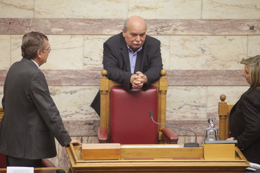 Η αμηχανία Κατρούγκαλου-Τσακαλώτου πριν τη συζήτηση για το ασφαλιστικό [εικόνες] | iefimerida.gr 4