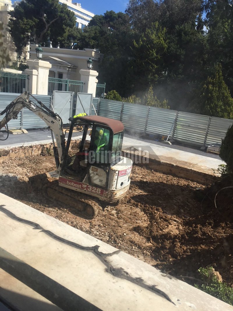 Αλλη όψη στη Βουλή: Εσκαψαν όλο το προαύλιο, φτιάχνουν το γυάλινο θόλο [εικόνες] | iefimerida.gr 3