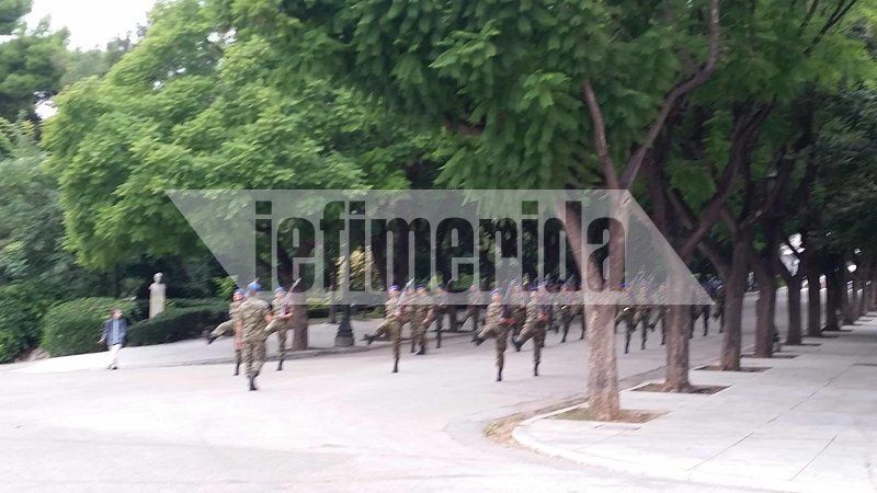 Ετοιμοι οι άνδρες της Προεδρικής Φρουράς για να εντυπωσιάσουν