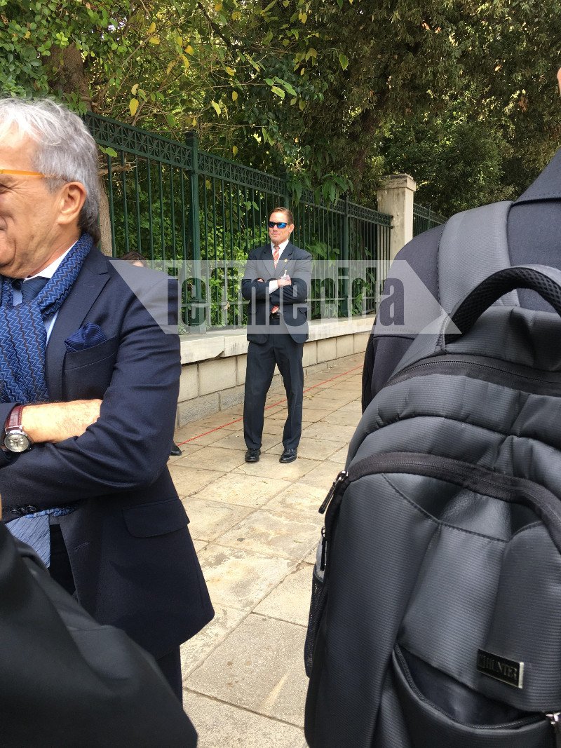 Αμερικανοί πράκτορες παντού -Εξω, μέσα και στην ταράτσα του Προεδρικού Μεγάρου [εικόνες] | iefimerida.gr 2