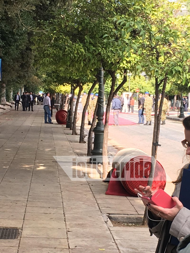 Αμερικανοί πράκτορες παντού -Εξω, μέσα και στην ταράτσα του Προεδρικού Μεγάρου [εικόνες] | iefimerida.gr 1