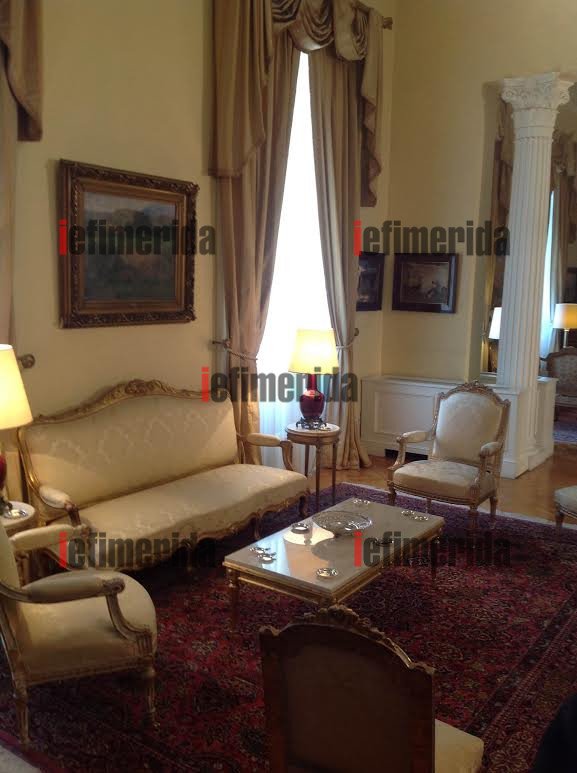 Γεύμα των πολιτικών αρχηγών στο Προεδρικό -«Σε βλέπω μαυρισμένο...» [εικόνες] | iefimerida.gr 0