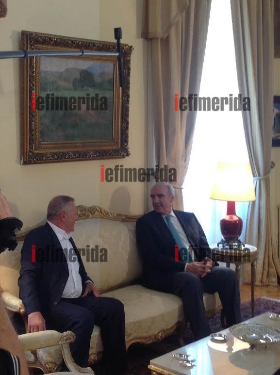 Γεύμα των πολιτικών αρχηγών στο Προεδρικό -«Σε βλέπω μαυρισμένο...» [εικόνες] | iefimerida.gr 3