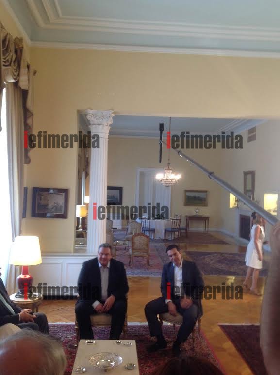 Γεύμα των πολιτικών αρχηγών στο Προεδρικό -«Σε βλέπω μαυρισμένο...» [εικόνες] | iefimerida.gr 7