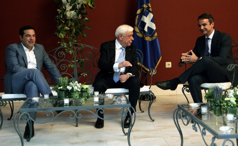 Ολο το παρασκήνιο από το Προεδρικό Μέγαρο -Τα πηγαδάκια, τα αστεία και οι γκρίνιες των πολιτικών αρχηγών | iefimerida.gr 0
