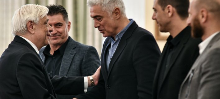 Με Αντώνη Νικοπολίδη