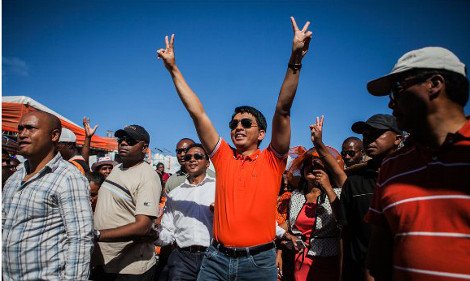 Οι «παράξενες» δουλειές που έκαναν 10 σημερινοί ηγέτες πριν γίνουν πολιτικοί -Ο τραγουδιστής Καβαλιέρε, ο σωματοφύλακας, ο δάσκαλος καράτε και άλλοι [εικόνες] | iefimerida.gr 3