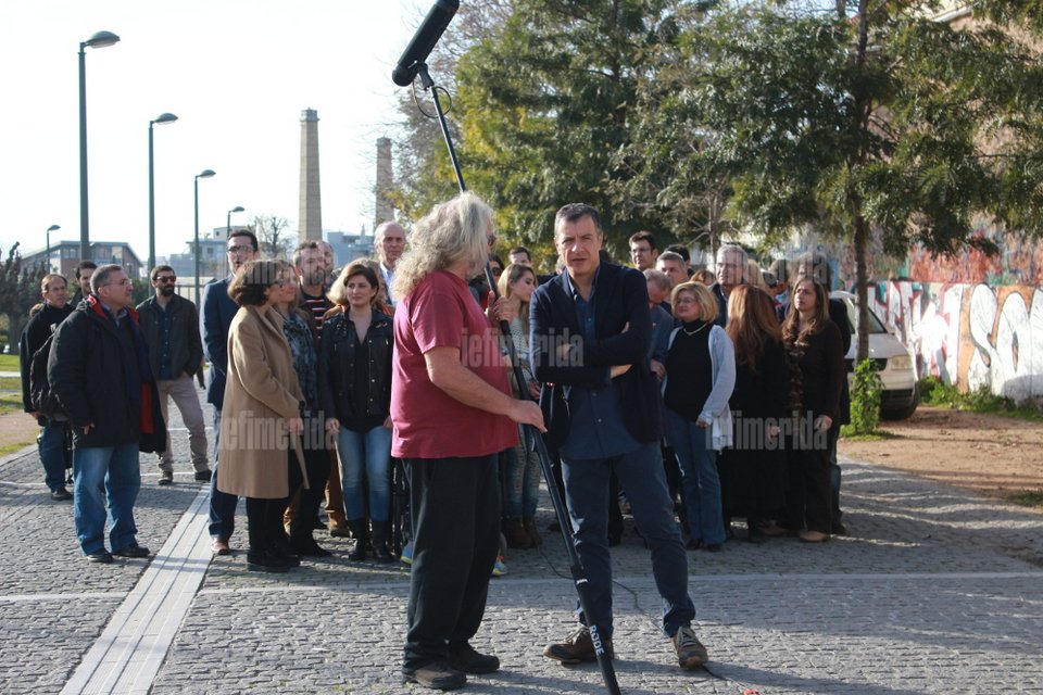 Aποκλειστικό: Εικόνες από το προεκλογικό σποτ που ετοιμάζει ο Θεοδωράκης –Η μεγάλη διαφημιστική που το ανέλαβε [εικόνες] | iefimerida.gr 1