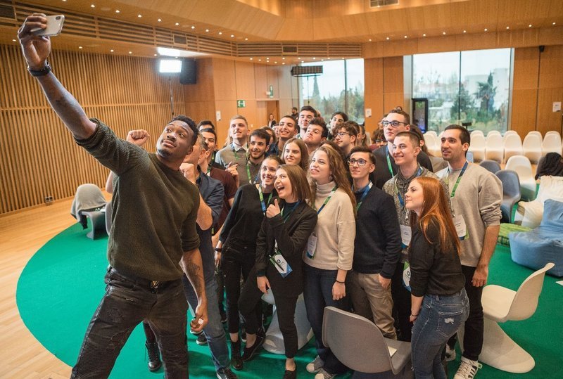 Πρόγραμμα Υποτροφιών Cosmote 2018-19: 36 νέες υποτροφίες σε φοιτητές με οικονομικές & κοινωνικές δυσκολίες [εικόνες] | iefimerida.gr 3