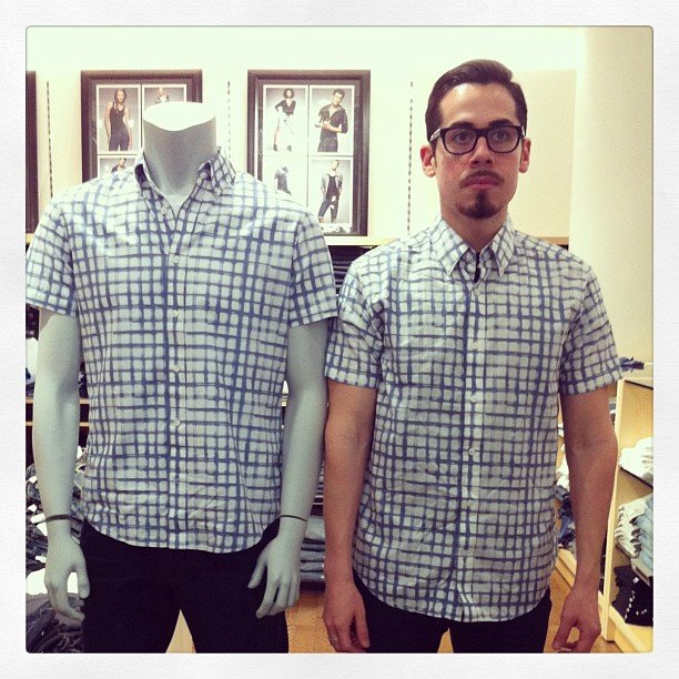 Αυτός ο άντρας βρήκε τον πιο δημιουργικό τρόπο για να περνάει η ώρα του όσο ψωνίζει η κοπέλα του [εικόνες]  | iefimerida.gr 6