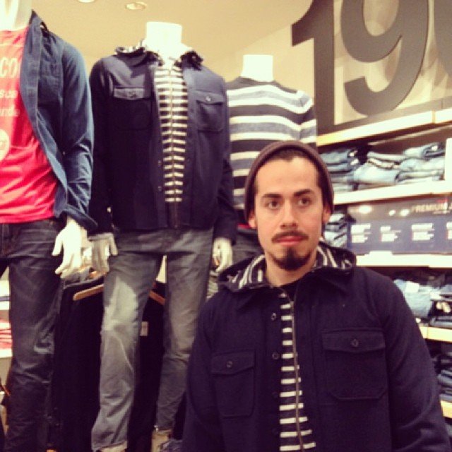 Αυτός ο άντρας βρήκε τον πιο δημιουργικό τρόπο για να περνάει η ώρα του όσο ψωνίζει η κοπέλα του [εικόνες]  | iefimerida.gr 3