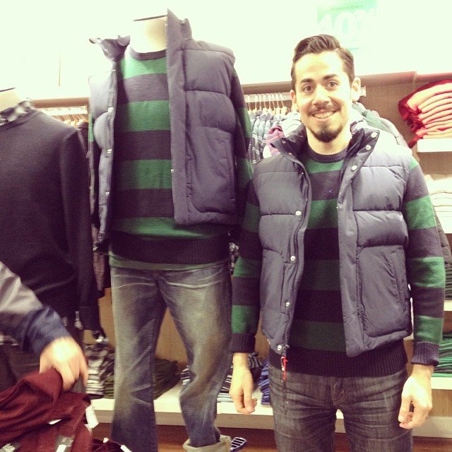 Αυτός ο άντρας βρήκε τον πιο δημιουργικό τρόπο για να περνάει η ώρα του όσο ψωνίζει η κοπέλα του [εικόνες]  | iefimerida.gr 4