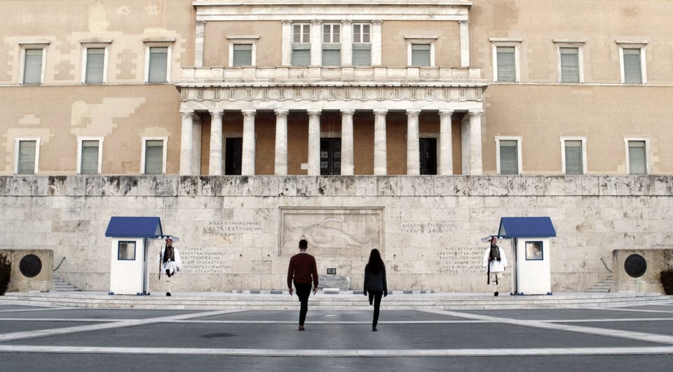Πρότζεκτ Σύνταγμα- Ενα βήμα μπροστά, δύο βήματα πίσω, του Στέφανου Τσιβόπουλου στην γκαλερί Kalfayan | iefimerida.gr 1
