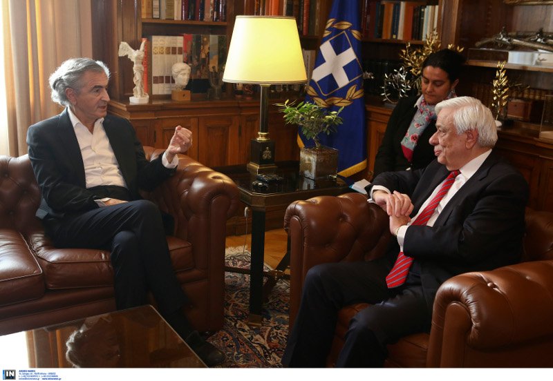 Ο Πρόεδρος της Δημοκρατίας, Προκόπης Παυλόπουλος, συζητά με τον Μπερνάρ Ανρί Λεβί (Φωτογραφία: IntimeNews/Στεφάνου Στέλιος)