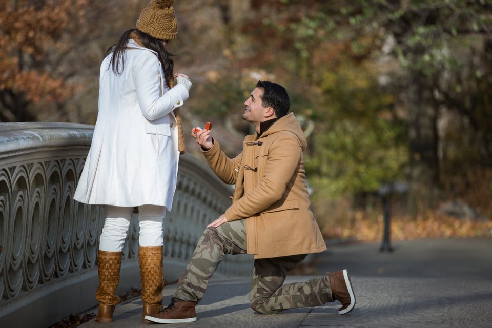 Ο φωτογράφος της αγάπης: Ο άνθρωπος που παραμονεύει σε πάρκα και απαθανατίζει προτάσεις γάμου [εικόνες] | iefimerida.gr 10