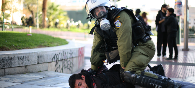 Απάντηση Δένδια σε ΣΥΡΙΖΑ για την επέμβαση της ΕΛ.ΑΣ. στα Προπύλαια: Ο,τι και να λέτε οι κουκούλες θα πέσουν [εικόνες] | iefimerida.gr 3