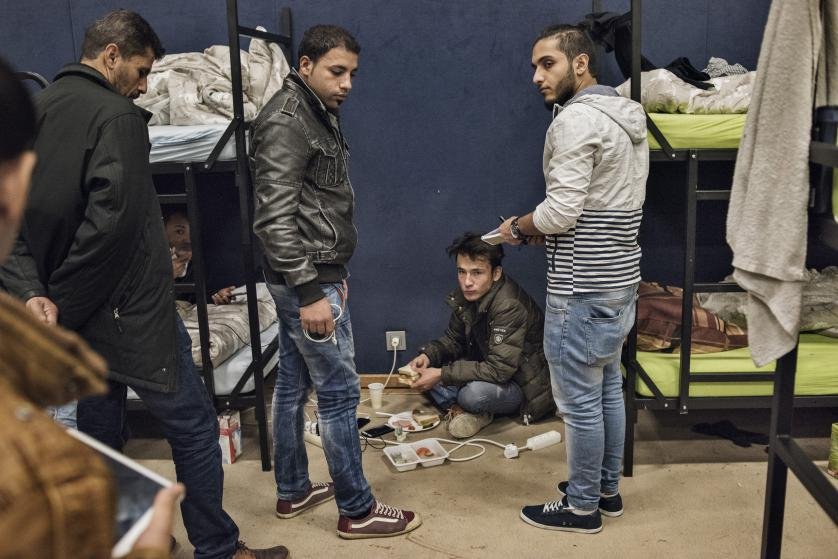 Οι πρόσφυγες στο Βερολίνο μένουν σε γραφεία κατασκόπων -Πώς η Γερμανία υποδέχεται τους μετανάστες [εικόνες] | iefimerida.gr 12