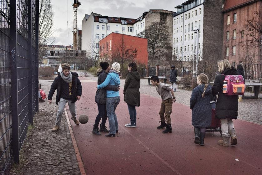 Οι πρόσφυγες στο Βερολίνο μένουν σε γραφεία κατασκόπων -Πώς η Γερμανία υποδέχεται τους μετανάστες [εικόνες] | iefimerida.gr 4