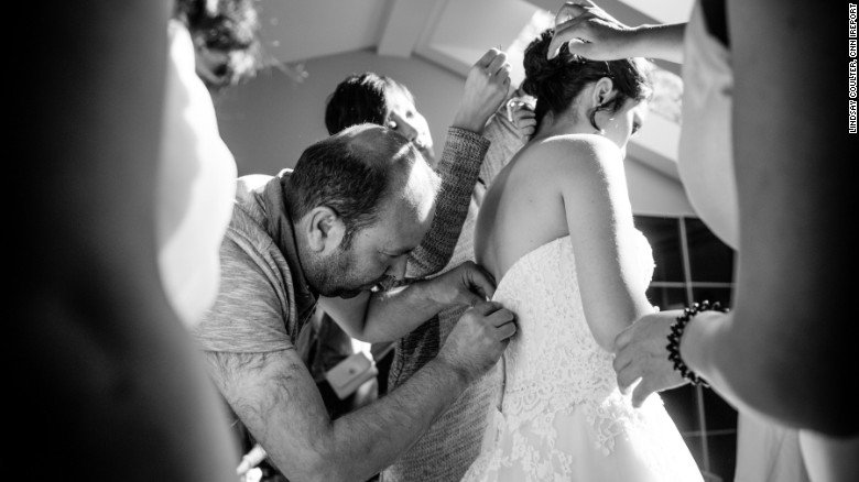 Σύρος πρόσφυγας έγινε ήρωας στον Καναδά -Εσωσε τον γάμο ζευγαριού [εικόνες] | iefimerida.gr 0