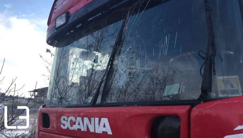 Το παρμπρίζ της νταλίκας μετά την επίθεση
