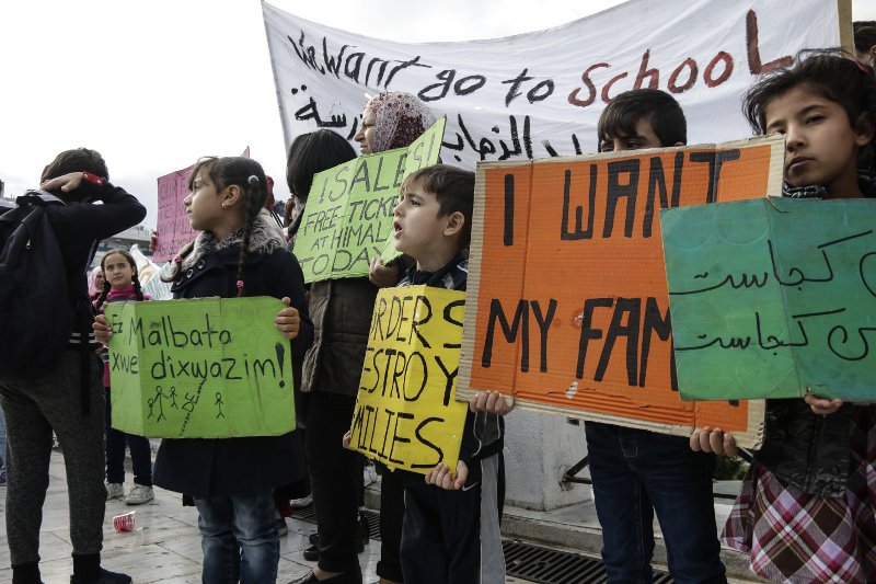 Πρόσφυγες  κατασκήνωσαν στο Σύνταγμα, κάνουν απεργία πείνας [εικόνες] | iefimerida.gr 3