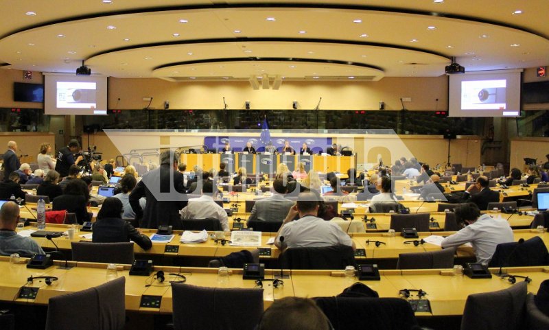 Αποστολή στις Βρυξέλλες: Τι θα γίνει με τις χώρες που δεν δέχονται πρόσφυγες [εικόνες] | iefimerida.gr 2