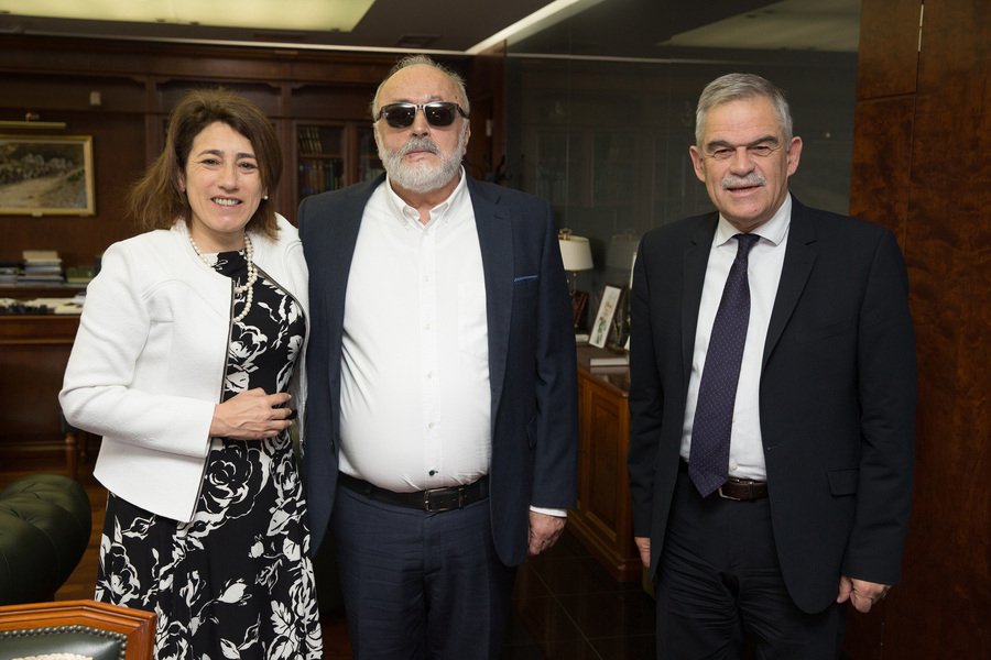 Με την Πορτογαλίδα ομόλογο του συναντήθηκε ο Π. Κουρουμπλής -Συζήτησαν για το προσφυγικό [εικόνες] | iefimerida.gr 0