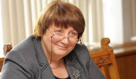 Η «θεία» πρωθυπουργός της Λετονίας και η ομοιότητά της με την Μέρκελ -Είναι σαν δίδυμες [εικόνες] | iefimerida.gr 1