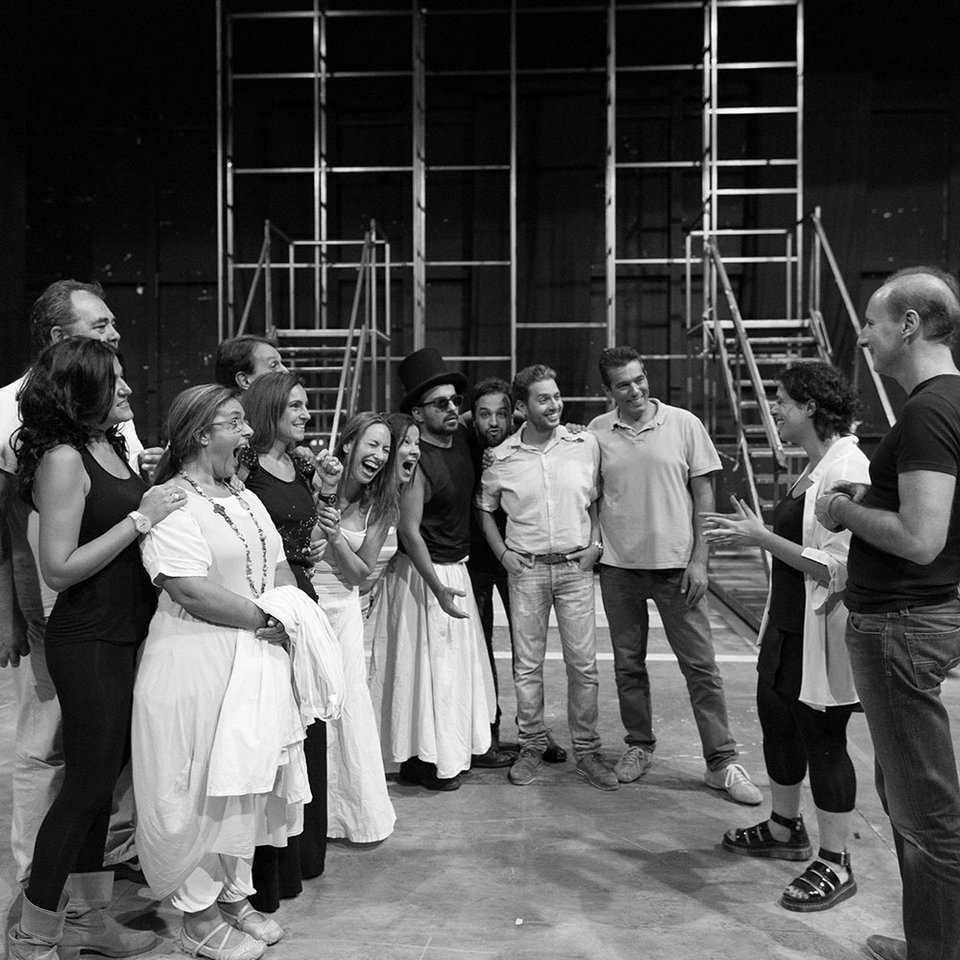 «Ετσι κάνουν όλες»: Η Λυρική θέτει μέσω του Μότσαρτ το θέμα της ερωτικής πίστης [εικόνες] | iefimerida.gr 3