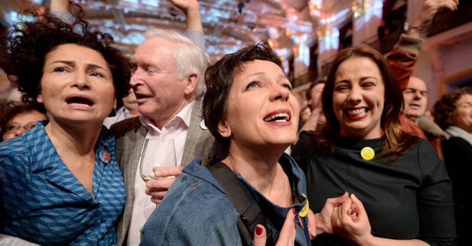Αυστρία: Νέος Πρόεδρος ο Αλεξάντερ Βαν ντερ Μπέλεν -Οι πολίτες γύρισαν την πλάτη στον ακροδεξιό Χόφερ | iefimerida.gr 0