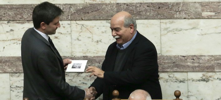 Προϋπολογισμός 2018: Προβλέπει πλεόνασμα 3,82%, ανάπτυξη 2,5% και 1,9 δισ. φόρους [PDF] | iefimerida.gr 0