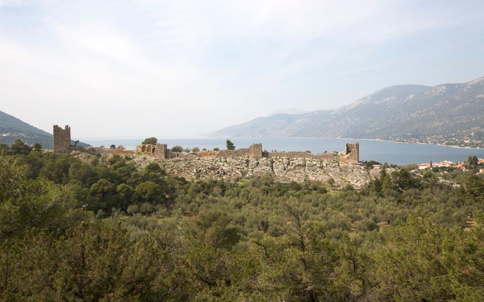 Επιβλητικό κάλλος και αρχαία δύναμη: Αποκαθίσταται το φρούριο των Αιγοσθένων [εικόνες] | iefimerida.gr 2