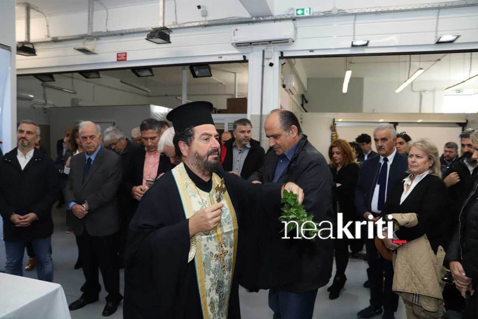 Το πρωί κόπηκε η κορδέλα των εγκαινίων της νέας Ιχθυαγοράς