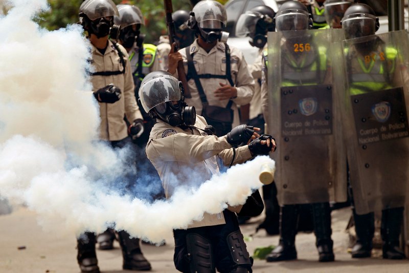 Βενεζουέλα: Συνεχίζονται οι διαδηλώσεις κατά του Μαδούρο [εικόνες] | iefimerida.gr 4