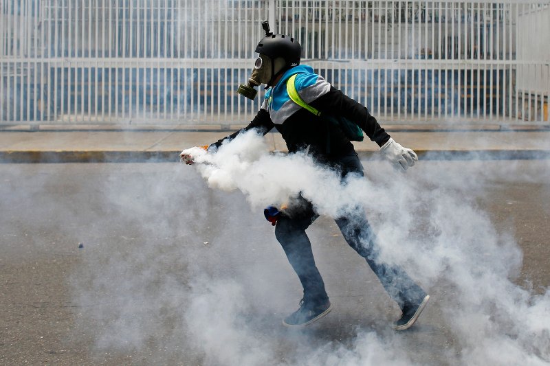 Βενεζουέλα: Συνεχίζονται οι διαδηλώσεις κατά του Μαδούρο [εικόνες] | iefimerida.gr 3