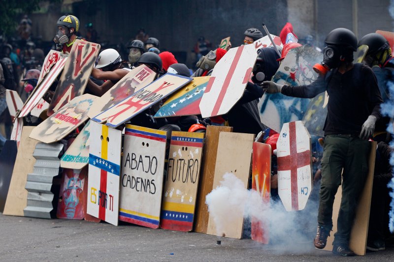 Βενεζουέλα: Συνεχίζονται οι διαδηλώσεις κατά του Μαδούρο [εικόνες] | iefimerida.gr 0