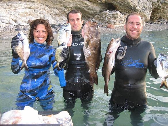 Η πολεμική ανταποκρίτρια που άφησε τα δελτία ειδήσεων και ψαρεύει... ροφούς-Η Ευτυχία Πενταράκη βρήκε την ευτυχία στο βυθό [εικόνες]  | iefimerida.gr 5