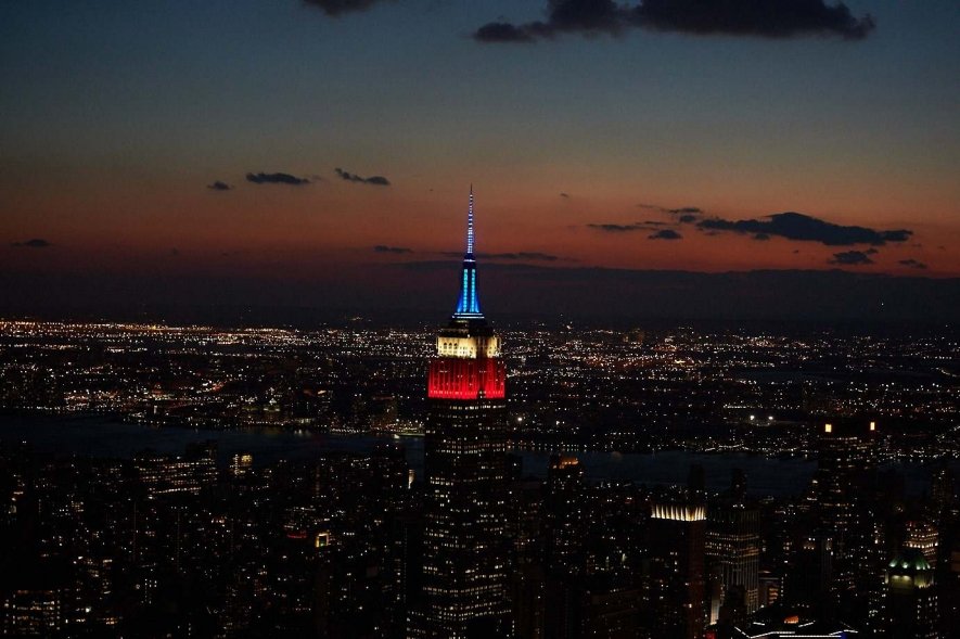 Τα ψέματα που κυκλοφόρησαν στα social media μετά το μακελειό -Τα φώτα στον πύργο του Αιφελ και άλλα [εικόνες] | iefimerida.gr 4