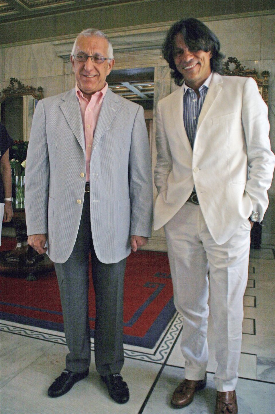 Ηλίας Ψινάκης, ο σταρ που βγήκε δήμαρχος Μαραθώνα ποζάροντας πάνω σε άλογο [εικόνες] | iefimerida.gr 14