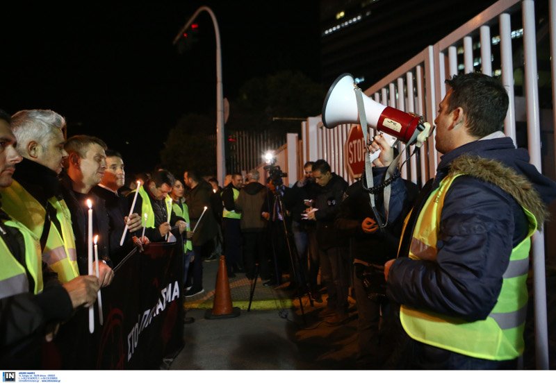 Διαμαρτυρία ένστολων μετά την ένοπλη επίθεση στα γραφεία του ΠΑΣΟΚ -Παρών και ο Αδωνις [εικόνες] | iefimerida.gr 3
