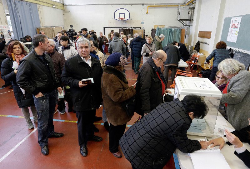 Ο Αμόν νικητής στον α' γύρο των προκριματικών των Γάλλων σοσιαλιστών | iefimerida.gr 6