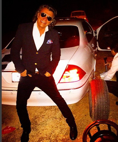 Ο Ψινάκης στο πλευρό των αγροτών -Στο μπλόκο Μαραθώνα πάνω σε τρακτέρ [εικόνες] | iefimerida.gr 2