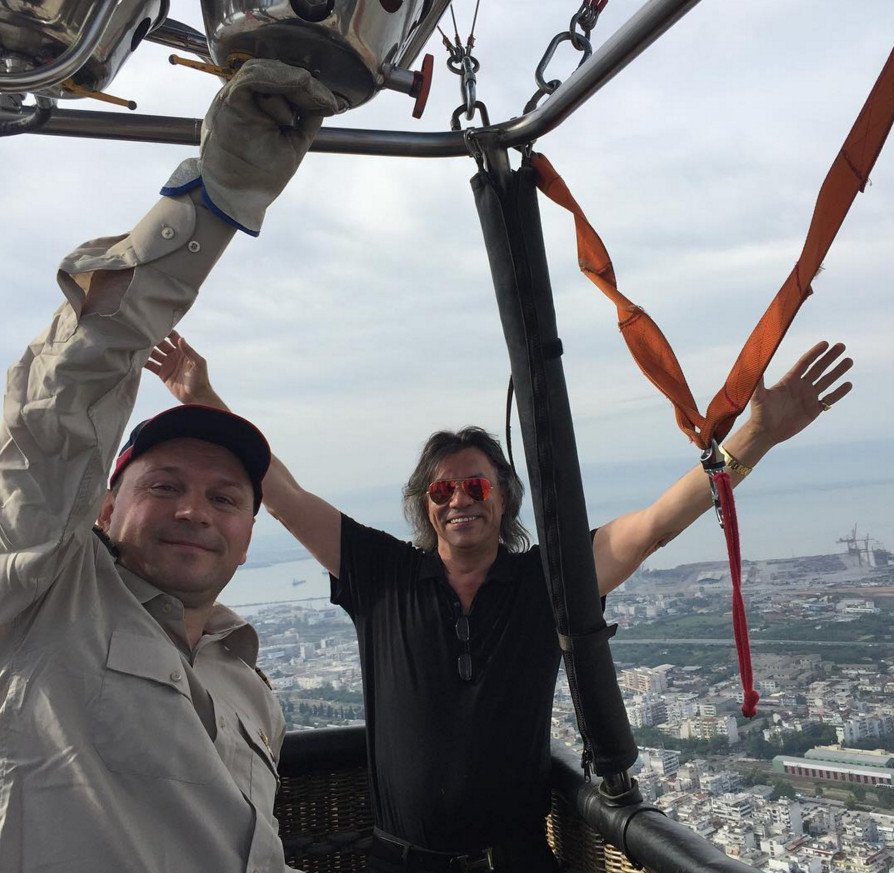 Ψινάκης: Μόλις γκρεμιστήκαμε (με το αερόστατο) σε ένα βουνό! [εικόνες] | iefimerida.gr 0