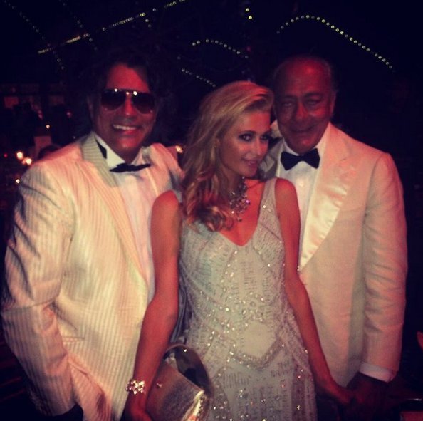 Ο Ψινάκης μαζί με την Πάρις Χίλτον στον γάμο της χλιδής στη Μύκονο [εικόνα] | iefimerida.gr 0