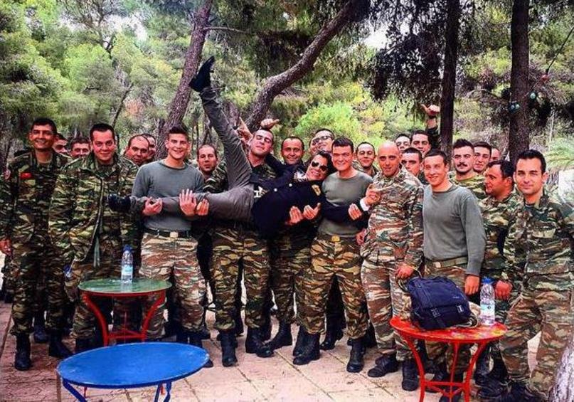 Ψινάκης με φαντάρους: Ευχαριστώ τα παιδιά... | iefimerida.gr 0