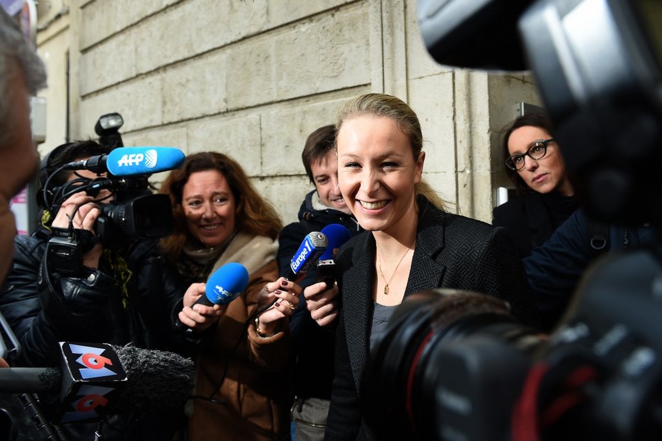 Γιατί καταρρέει το σοσιαλιστικό κόμμα στη Γαλλία -Εκλαψαν στις χθεσινές εκλογές οι ψηφοφόροι του [εικόνες] | iefimerida.gr 1