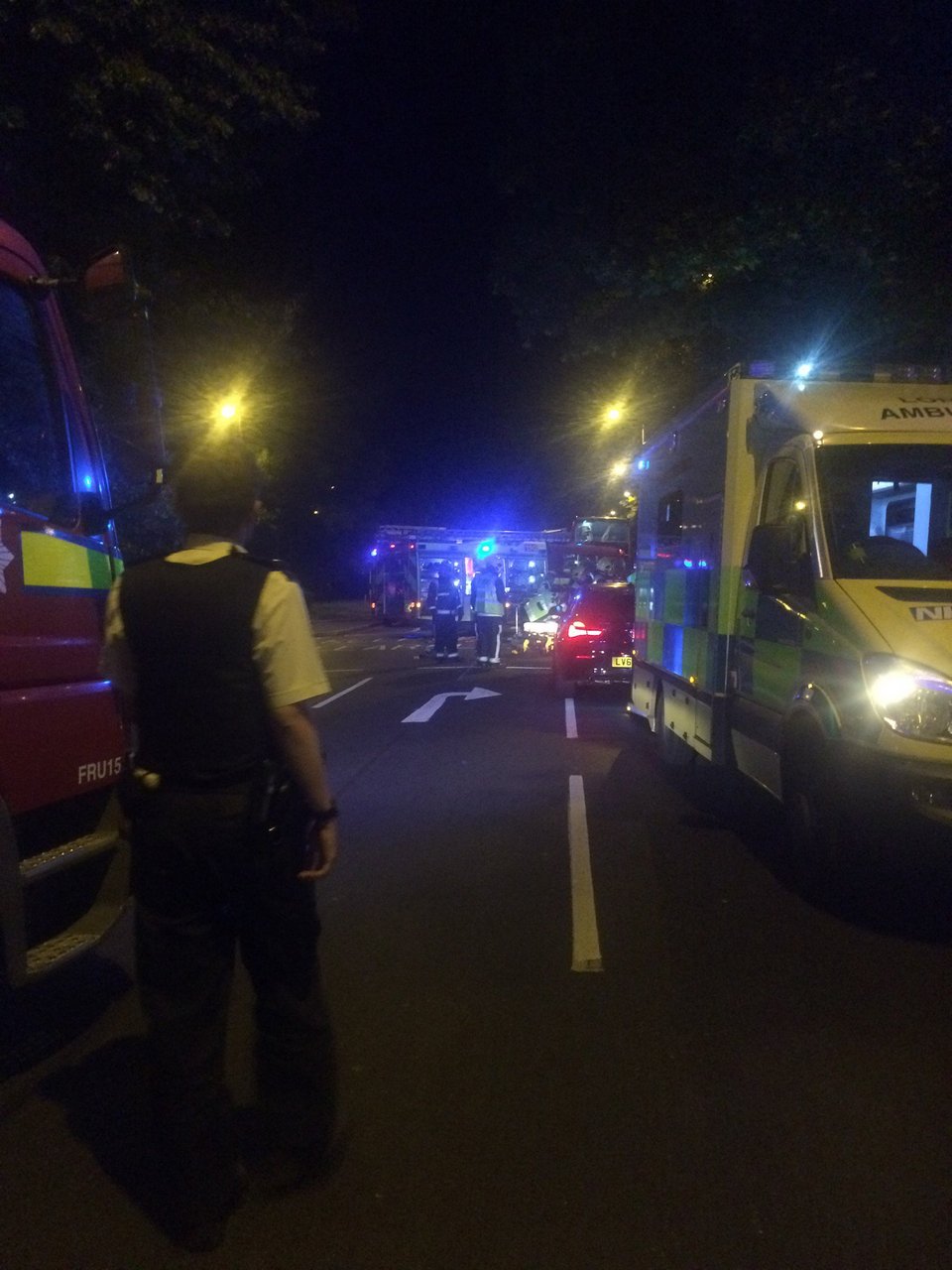 Τραμ ανατράπηκε στο Λονδίνο -Πέντε νεκροί και 50 τραυματίες [εικόνα] | iefimerida.gr 0