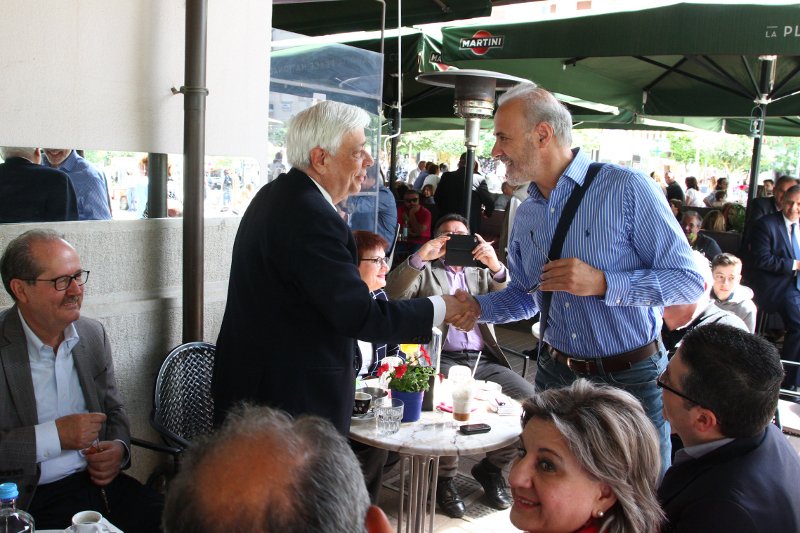 Στην Καλαμάτα για το Πάσχα ο Προκόπης Παυλόπουλος [εικόνες] | iefimerida.gr 2